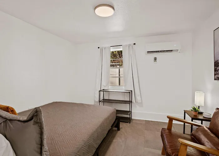Blue Ox Apartment *