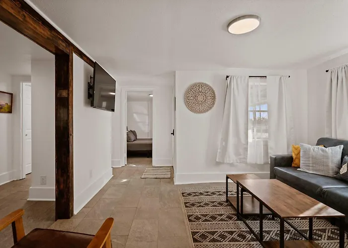 Blue Ox Apartment