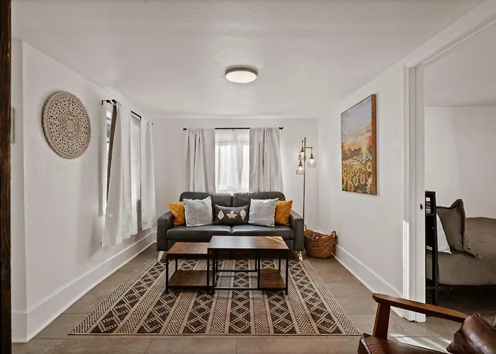 Blue Ox Apartment